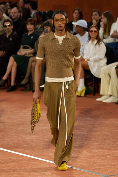 Look 17